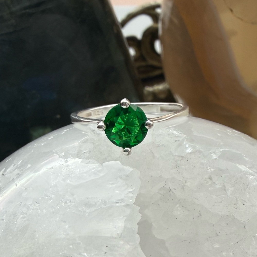 925 Solitaire Ring - Picture 3 of 9